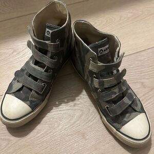 NWT!!! 💥 RARE VINTAGE 🔥Camo AIRWALKS Velcro  High-Top Sneakers. Y2K